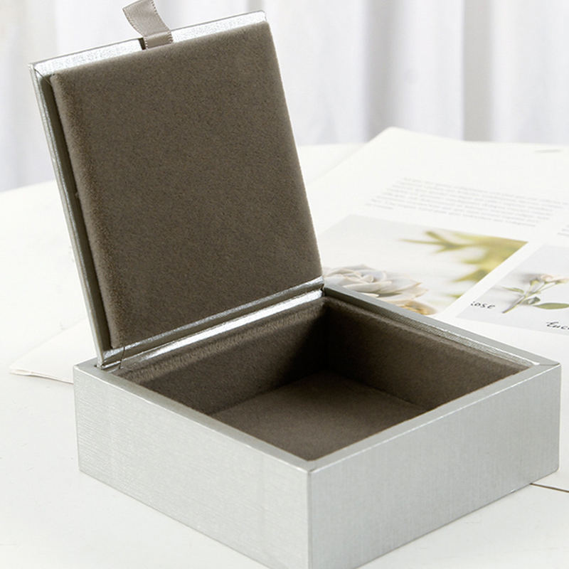 Caja de embalaje de joyería clásica